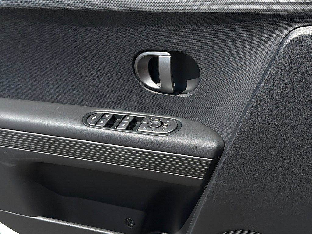 Certified 2025 Hyundai Ioniq 5 SE RWD image 22