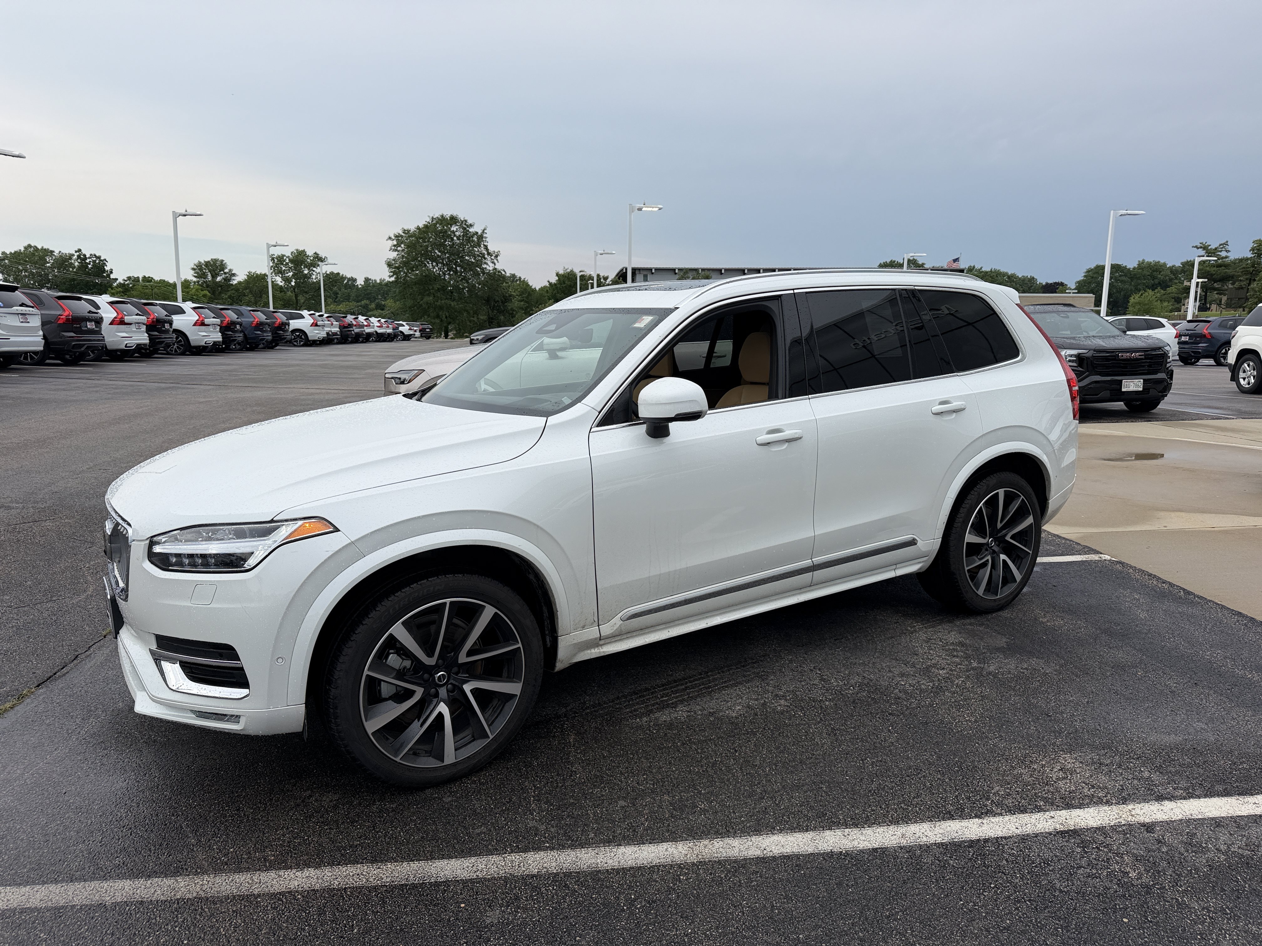 Certified 2024 Volvo XC90 B6 Ultimate w/ Protection Package Premier AWD/4WD image 6