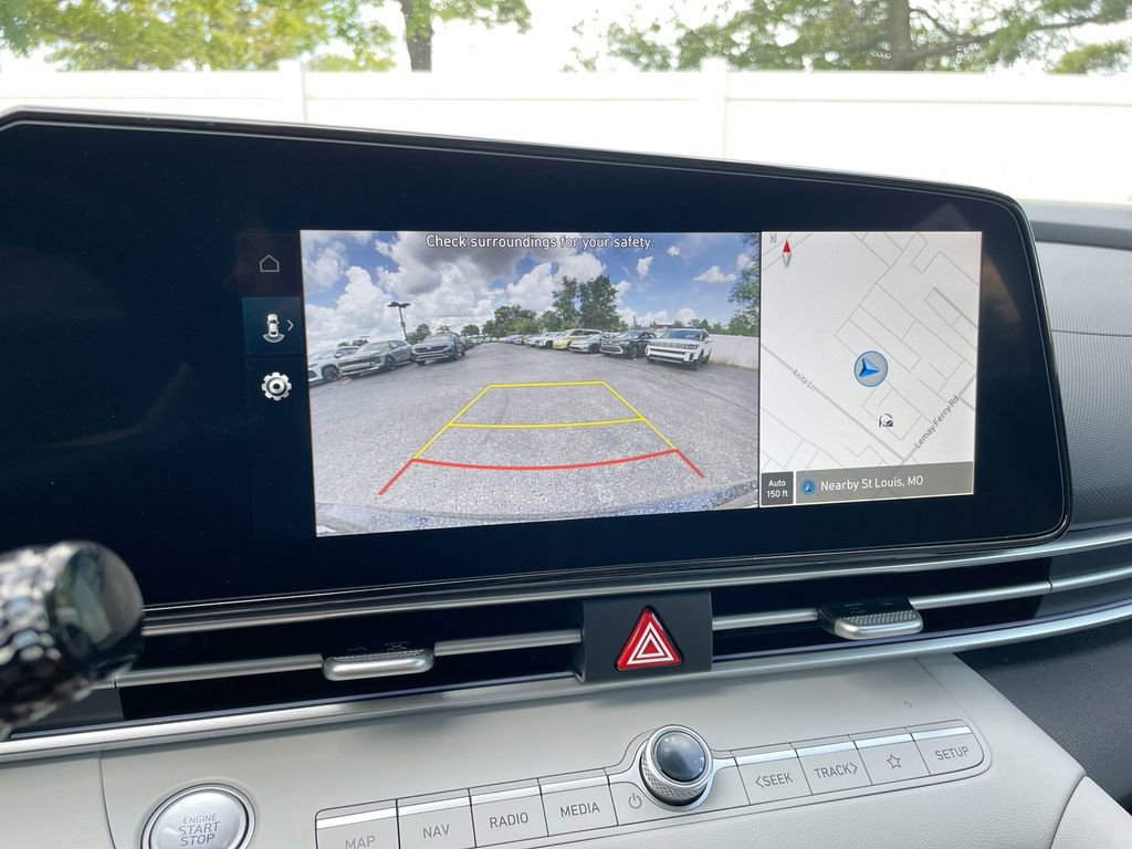 New 2025 Hyundai Elantra Limited image 42