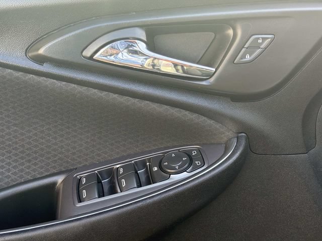 Used 2020 Chevrolet Malibu LT FWD image 25