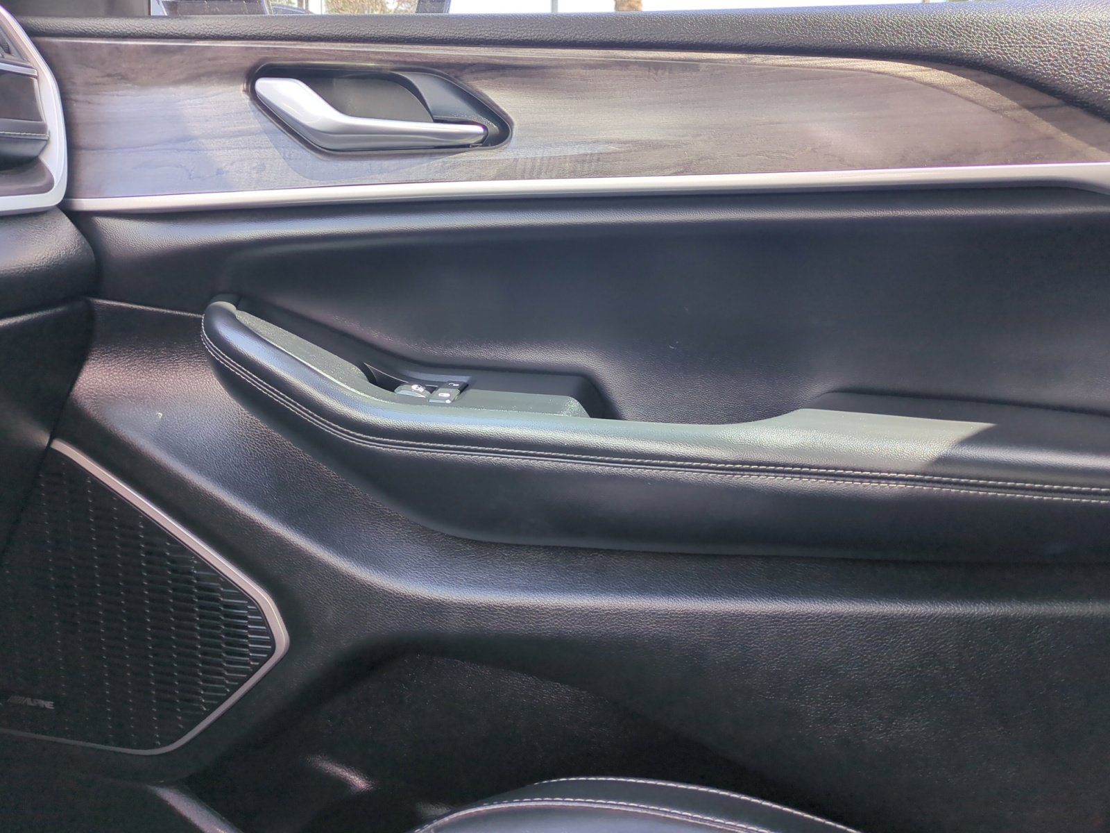 Used 2022 Jeep Grand Cherokee Limited 4xe image 16