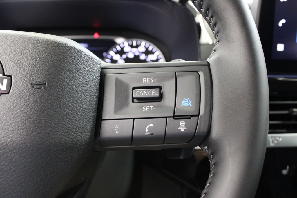 Used 2026 Nissan Pathfinder SV FWD image 26