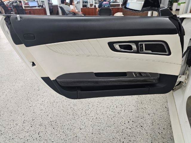 Used 2018 Mercedes-Benz AMG GT Roadster image 29
