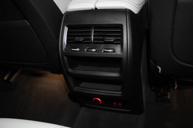 Used 2024 BMW X5 xDrive40i w/ M Sport Package AWD/4WD image 19