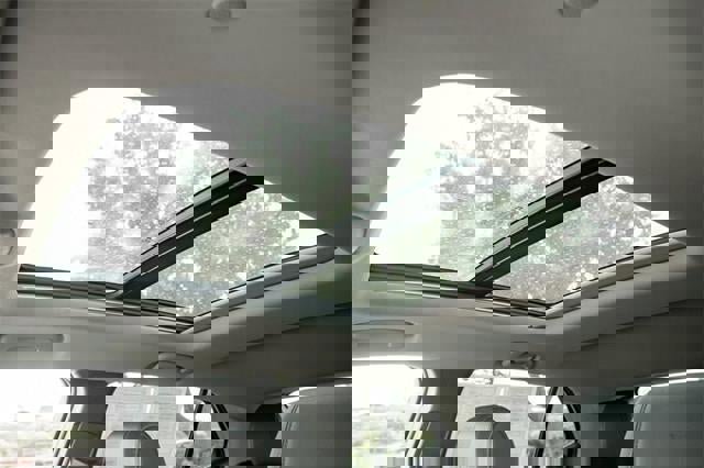 Used 2025 Buick Encore GX Avenir w/ Avenir Technology Package image 22