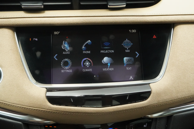 Used 2017 Cadillac XT5 Platinum AWD/4WD image 16