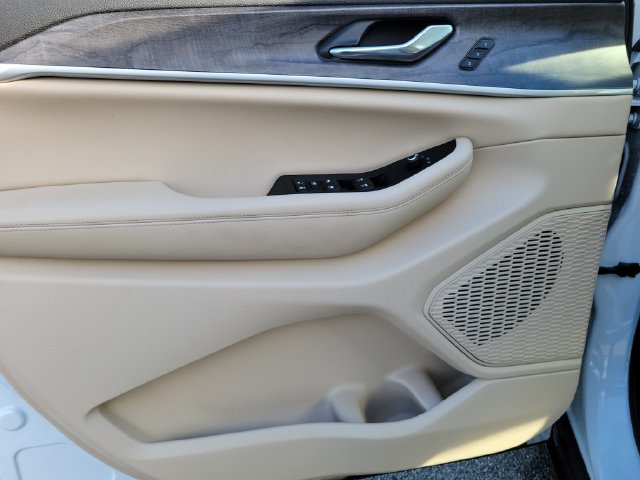 Certified 2025 Jeep Grand Cherokee Limited w/ Luxury Tech Group II RWD image 22