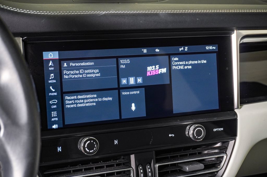 Certified 2023 Porsche Macan AWD/4WD image 22