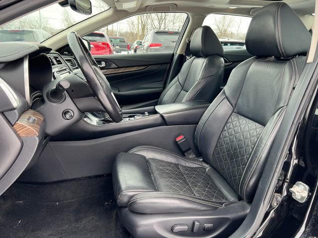 Used 2017 Nissan Maxima Platinum image 4
