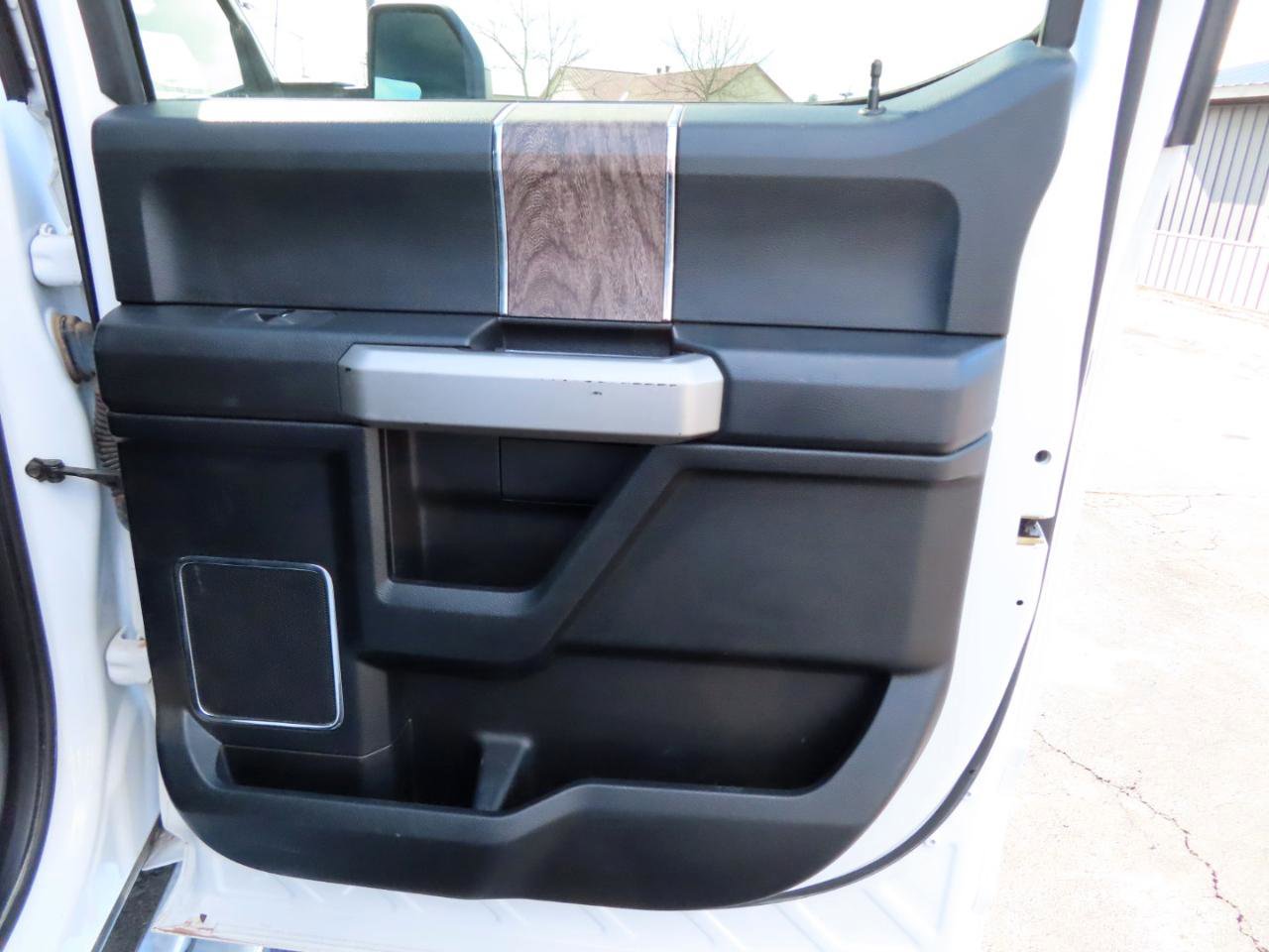 Used 2018 Ford F250 Lariat w/ Camper Package image 49