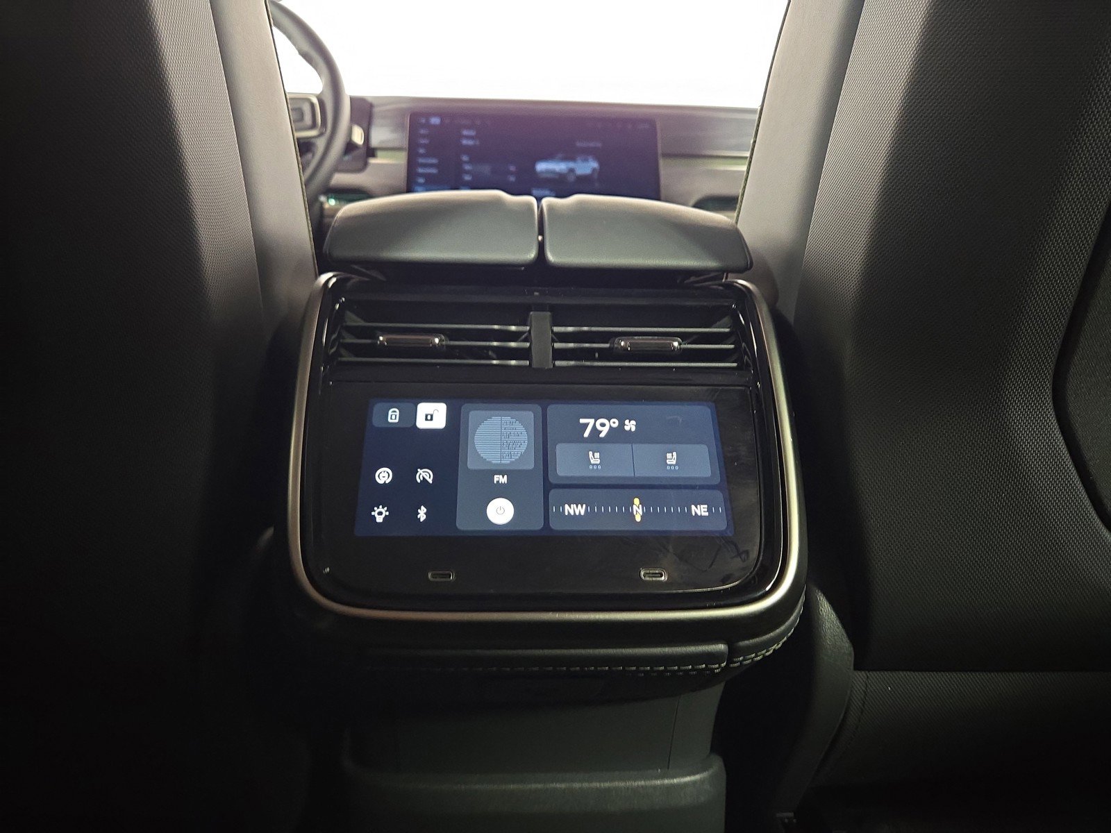 Used 2024 Rivian R1S Adventure AWD/4WD image 30