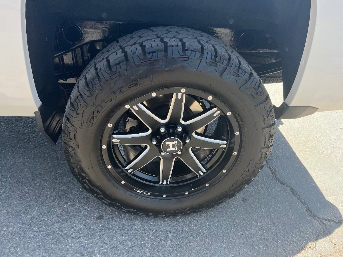 Used 2018 Chevrolet Silverado 1500 LT w/ All Star Edition AWD/4WD image 42
