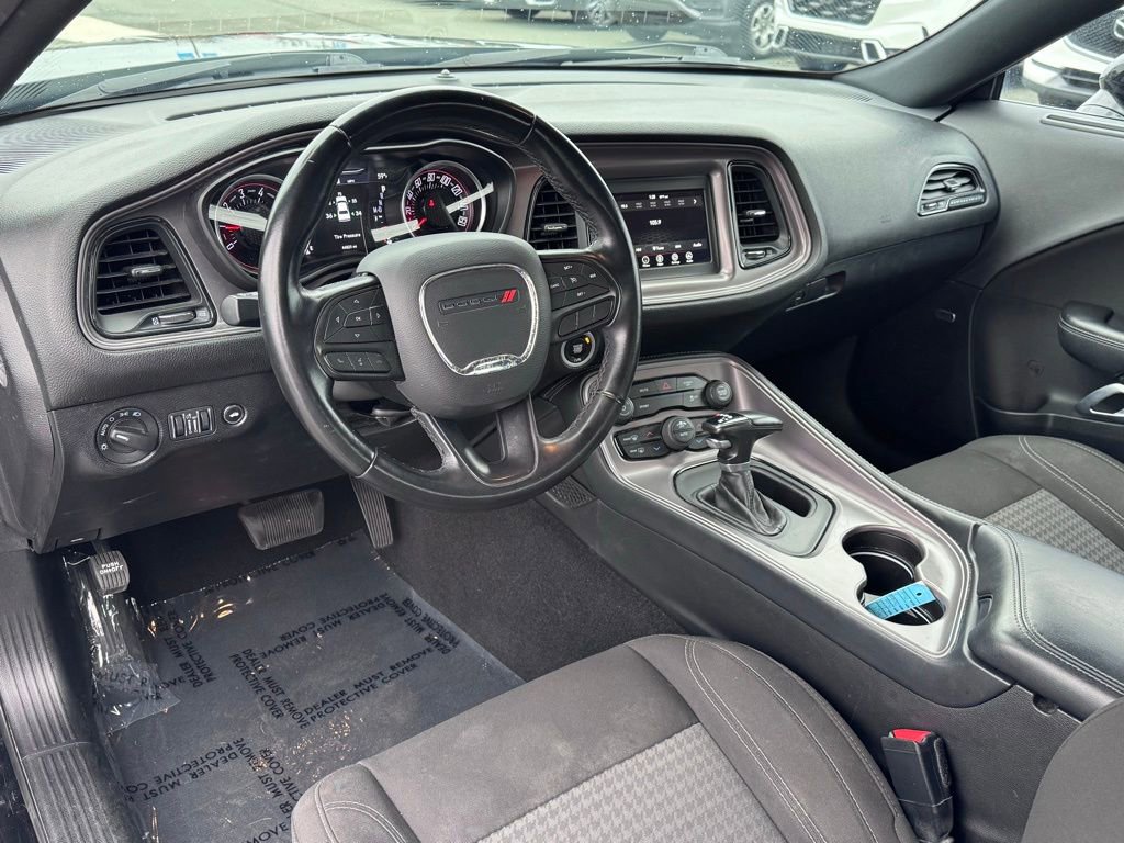 Used 2023 Dodge Challenger SXT image 9