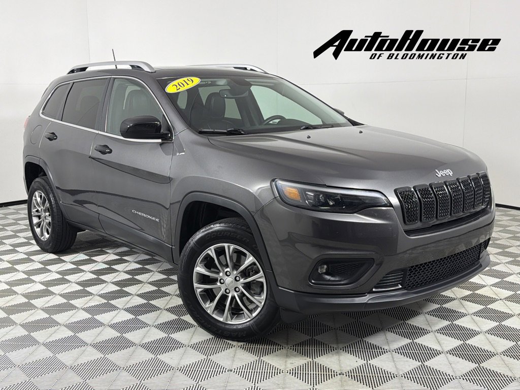 Used 2019 Jeep Cherokee Latitude Plus w/ Comfort/Convenience Group image 1
