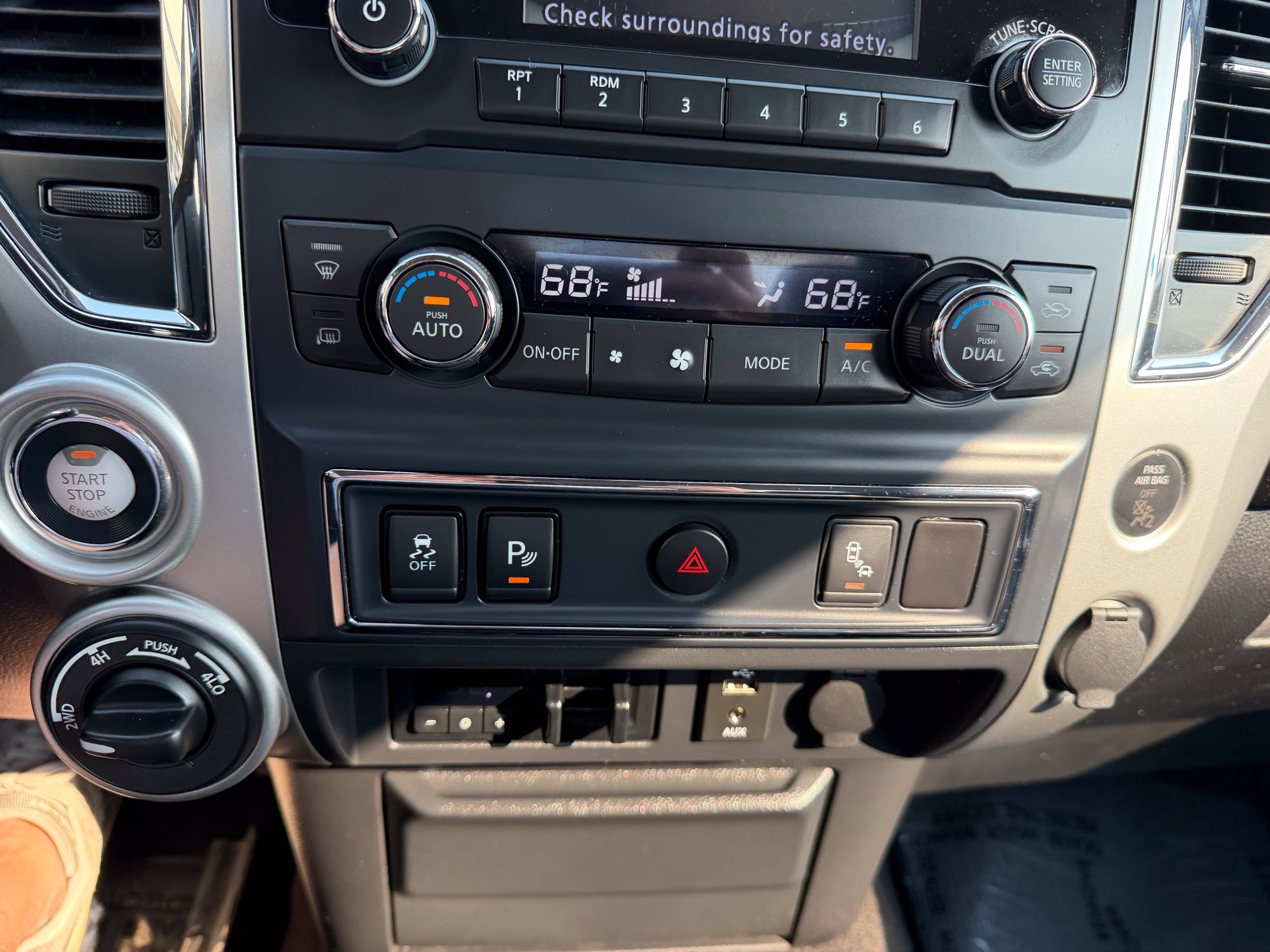 Used 2017 Nissan Titan SV AWD/4WD image 22