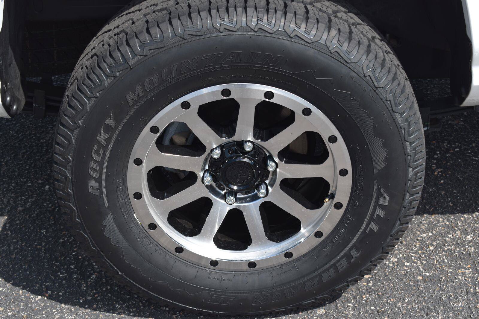 Used 2025 Toyota Tacoma SR RWD image 9