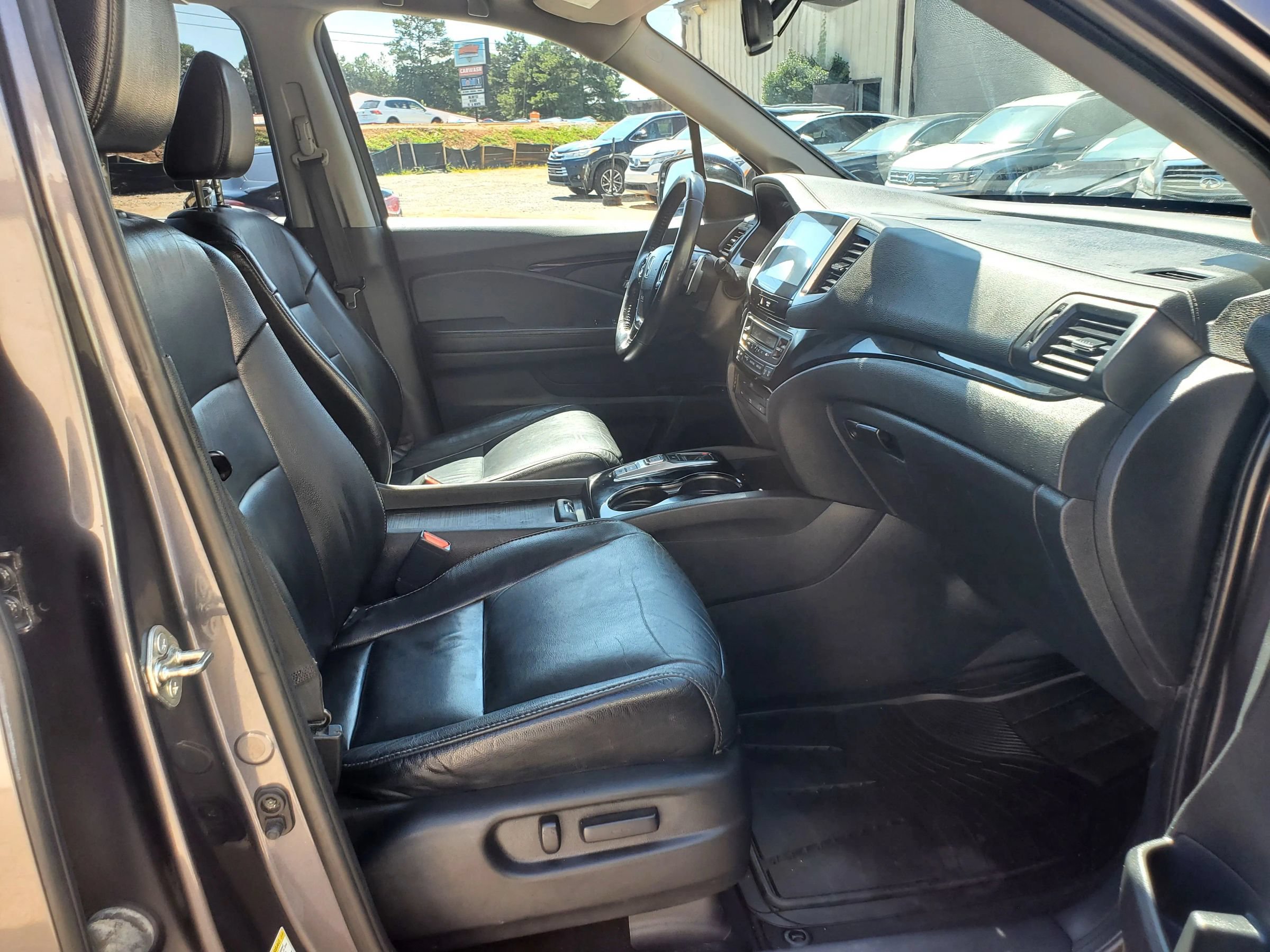 Used 2016 Honda Pilot Touring image 23