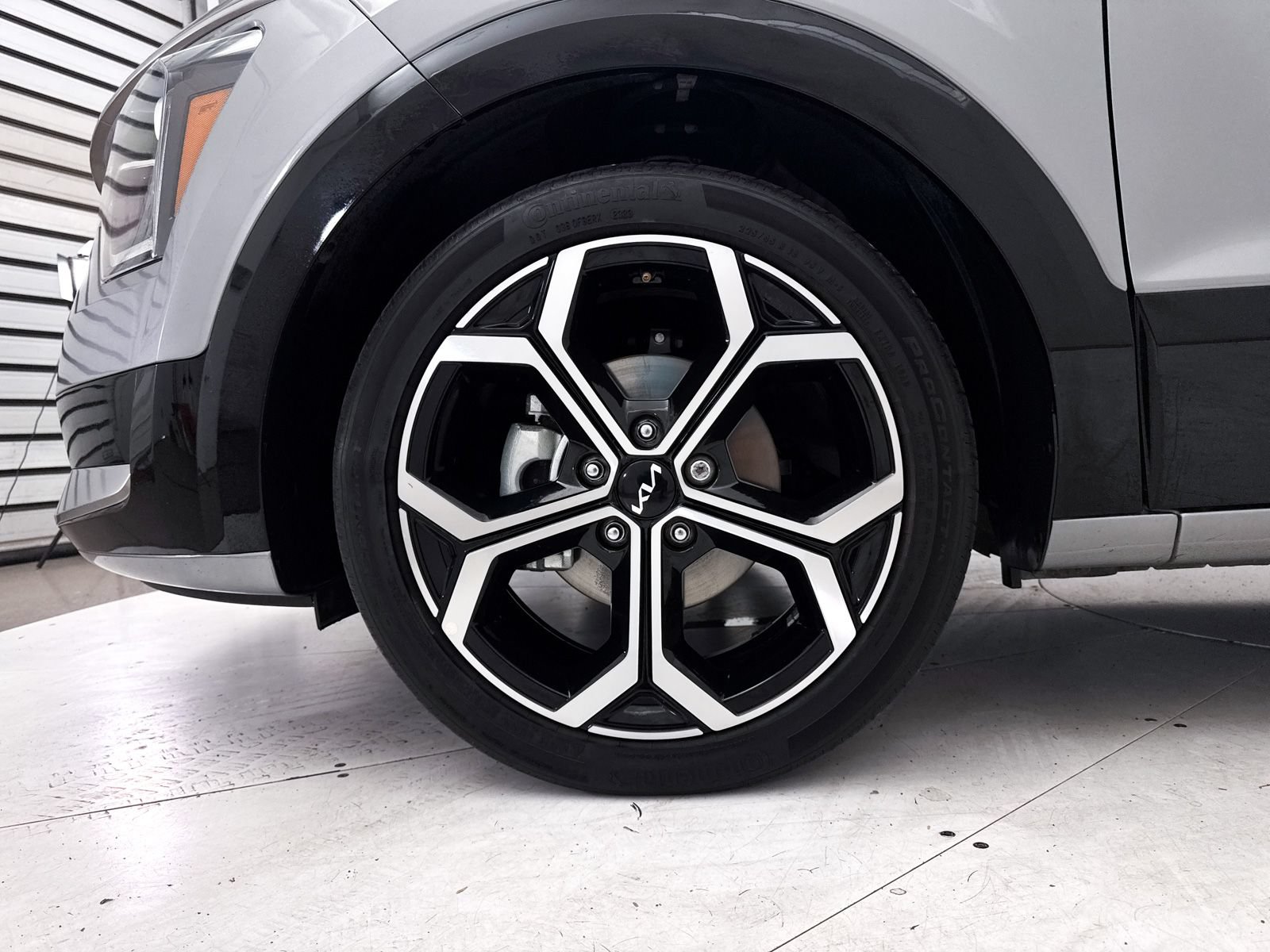 Used 2024 Kia Niro EX Touring FWD image 16