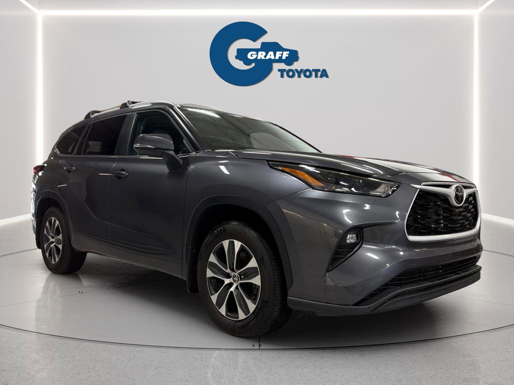 Used 2025 Toyota Highlander XLE AWD/4WD image 10