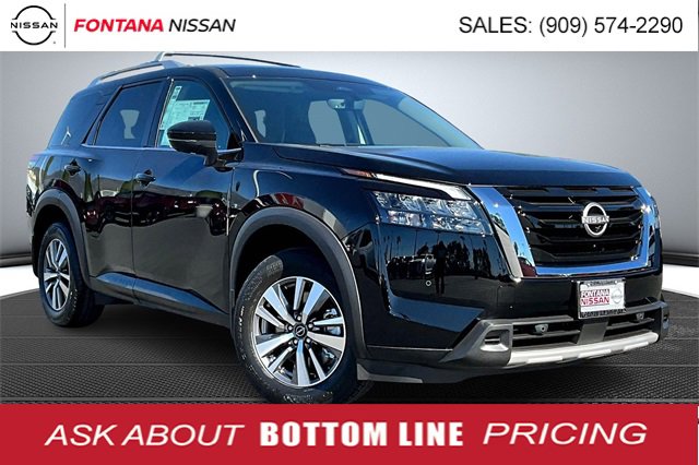 New 2025 Nissan Pathfinder SL image 1
