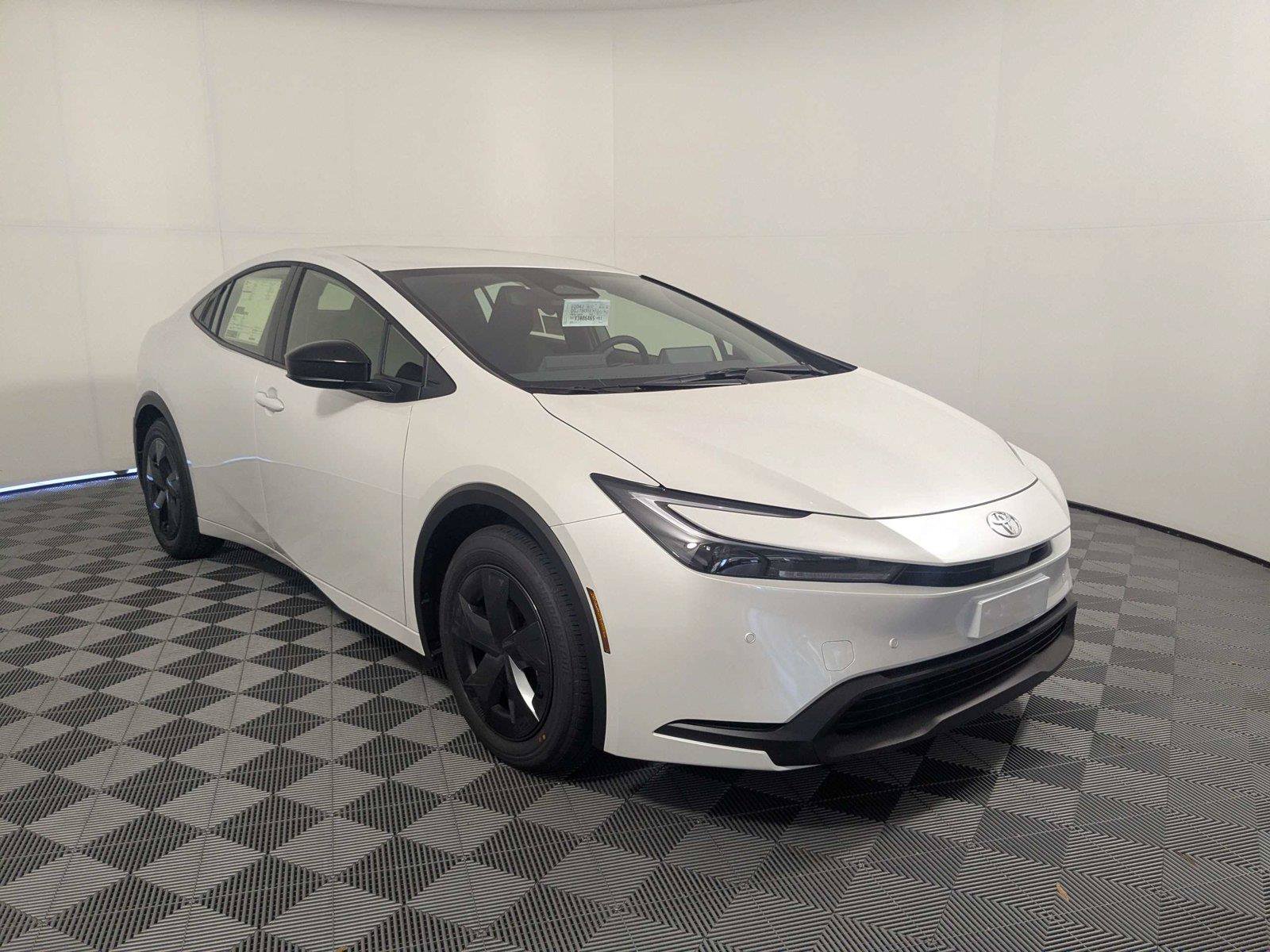 New 2027 Toyota Prius LE FWD image 2