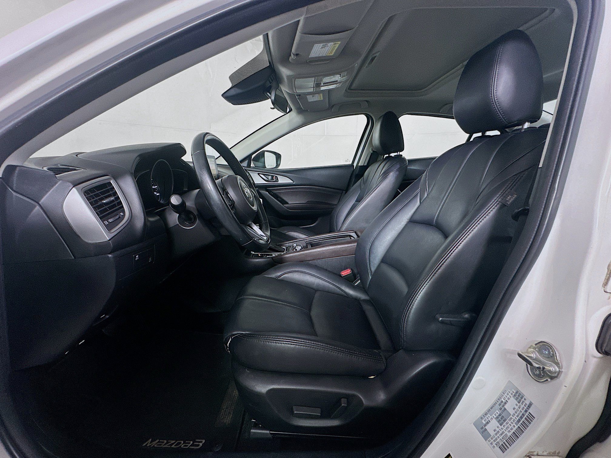Used 2018 MAZDA MAZDA3 Touring FWD image 13