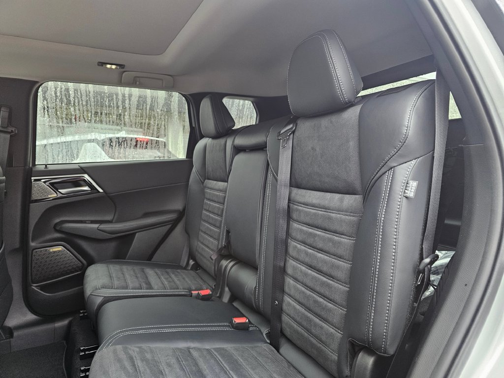 New 2026 Mitsubishi Outlander SE AWD/4WD image 13