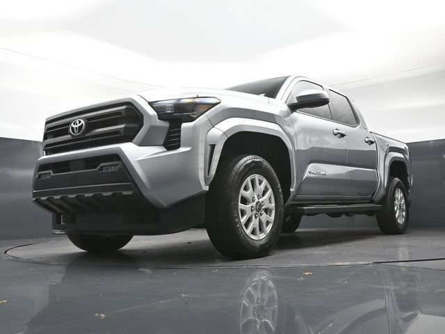 Used 2025 Toyota Tacoma SR5 RWD image 26