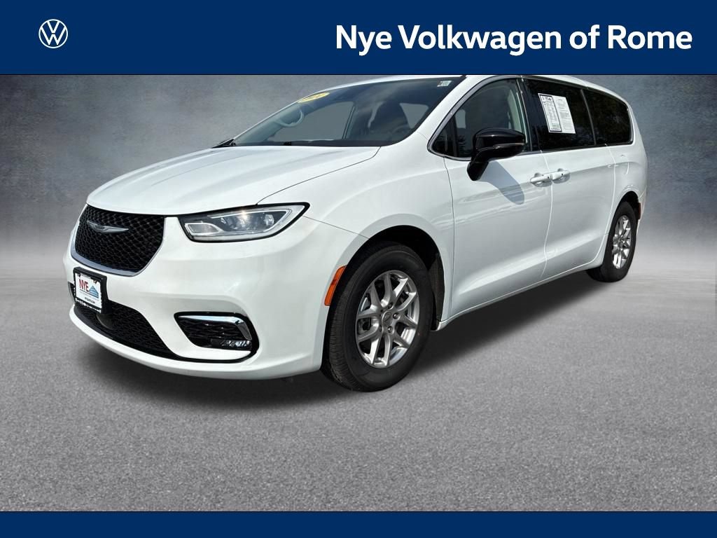 Used 2024 Chrysler Pacifica Touring-L