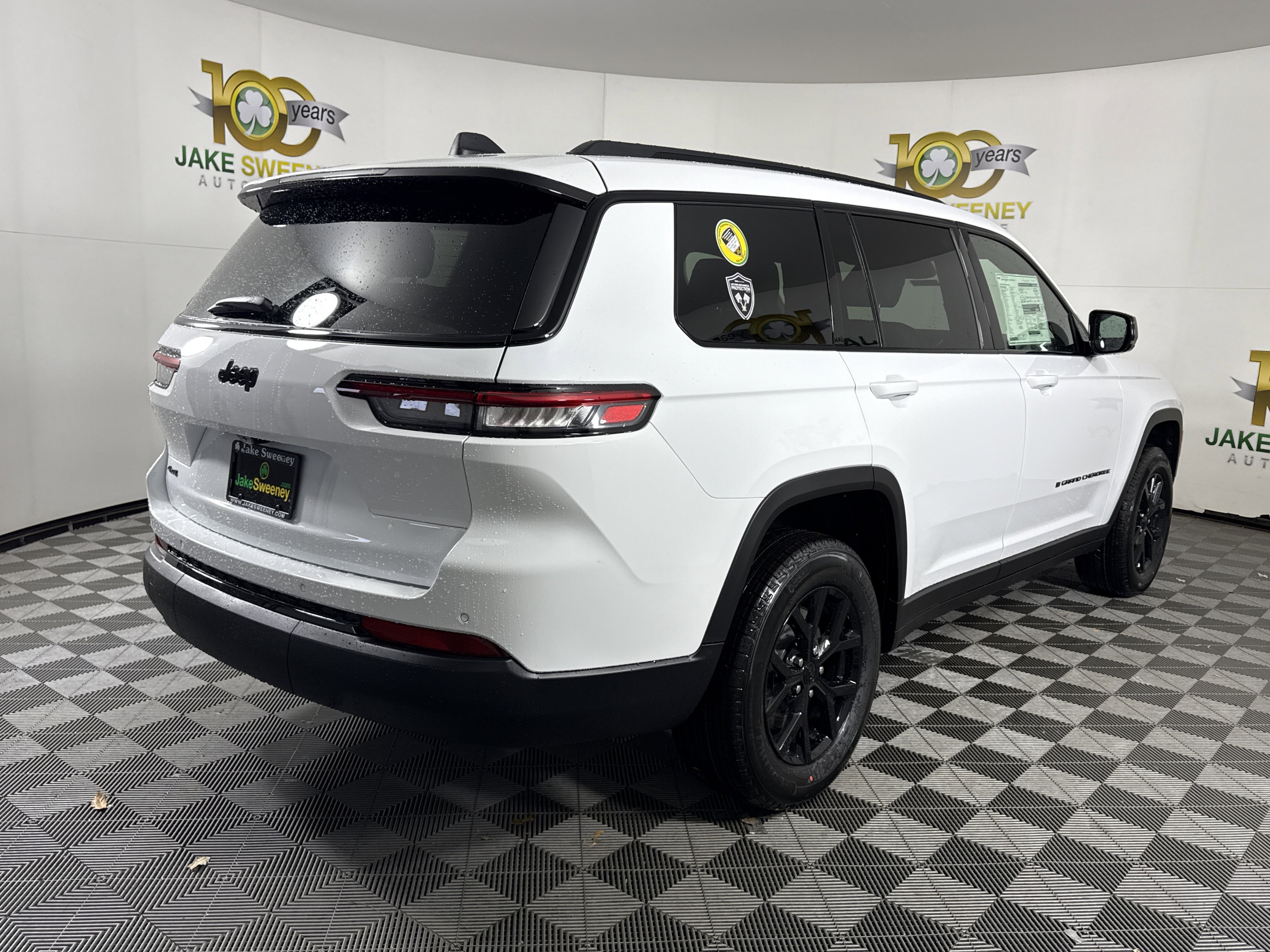 New 2025 Jeep Grand Cherokee L Altitude image 10