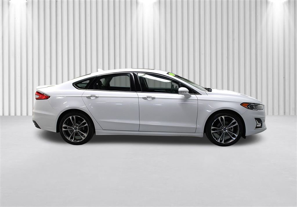 Used 2019 Ford Fusion Titanium AWD/4WD image 2
