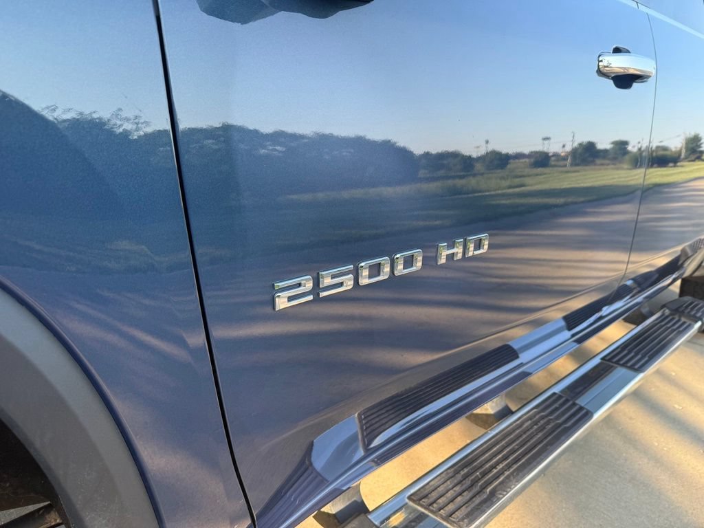 Used 2025 Chevrolet Silverado 2500 LTZ w/ LTZ Convenience Package AWD/4WD image 16