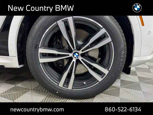 New 2026 BMW X7 M60i image 9