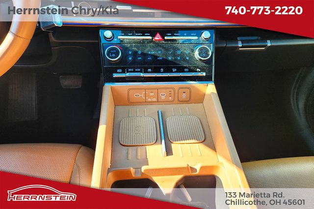 Used 2025 Hyundai Santa Fe Limited AWD/4WD image 7