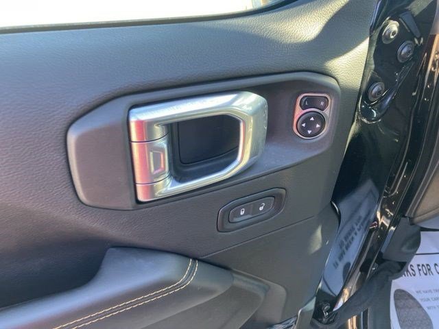 Certified 2025 Jeep Wrangler Unlimited Sahara AWD/4WD image 10