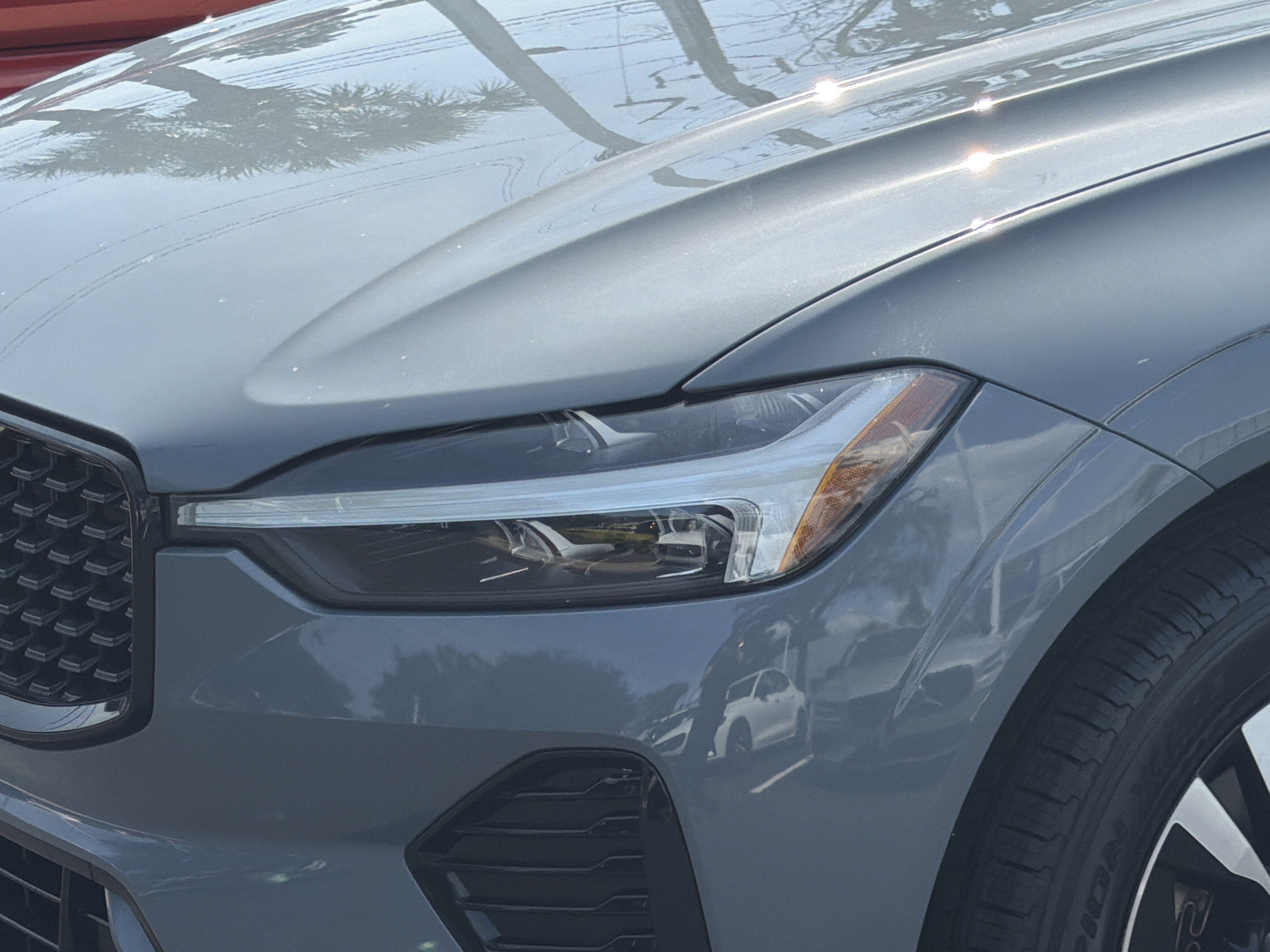 Certified 2024 Volvo XC60 B5 Core AWD/4WD image 6
