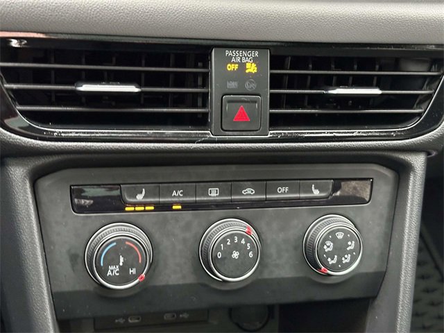 Certified 2022 Volkswagen Taos SE w/ Panoramic Sunroof Package image 31