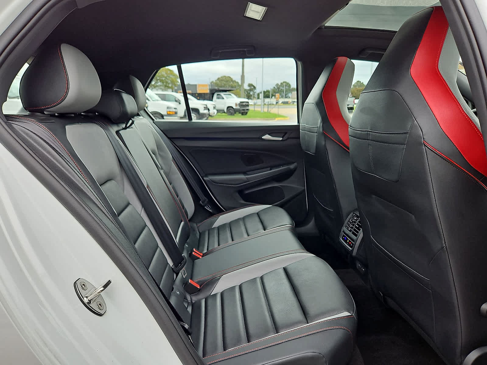 Used 2024 Volkswagen GTI Autobahn FWD image 33