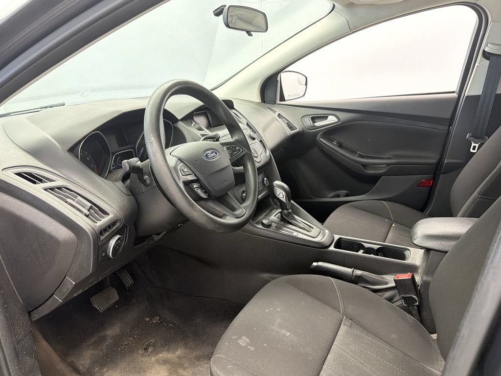 Used 2018 Ford Focus SE FWD image 25
