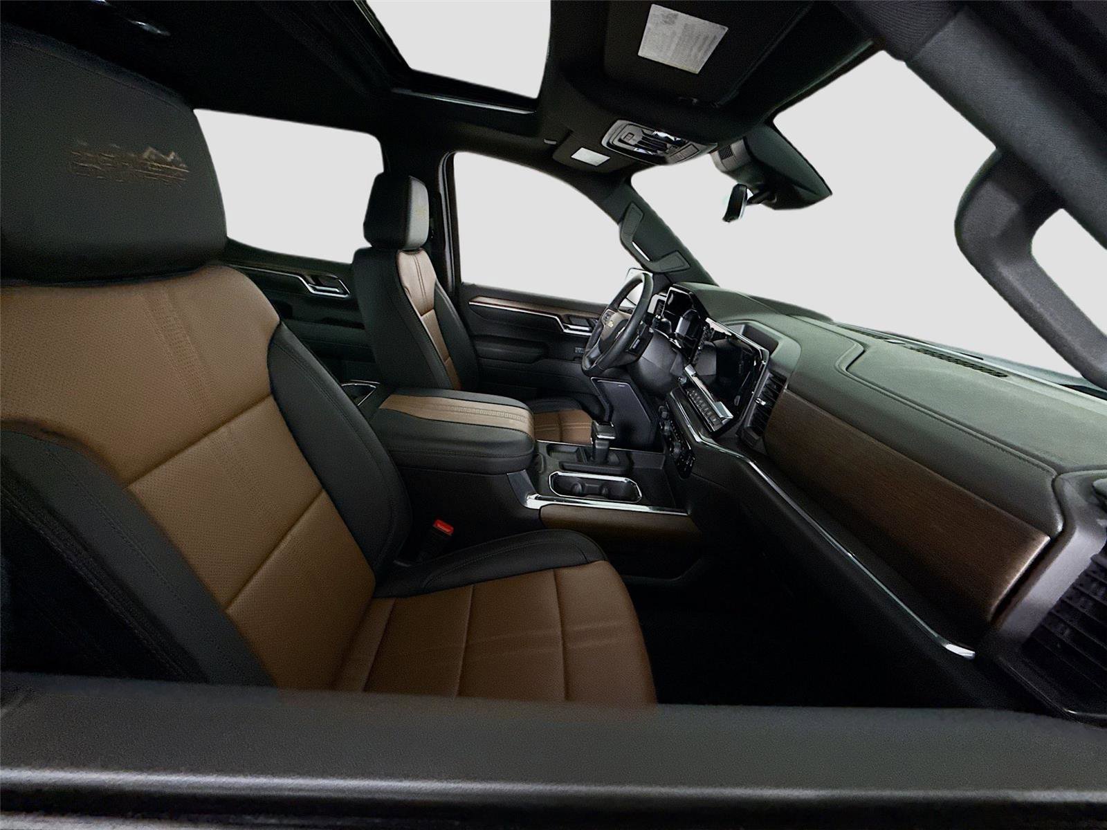 Used 2025 Chevrolet Silverado 1500 High Country w/ Technology Package image 23