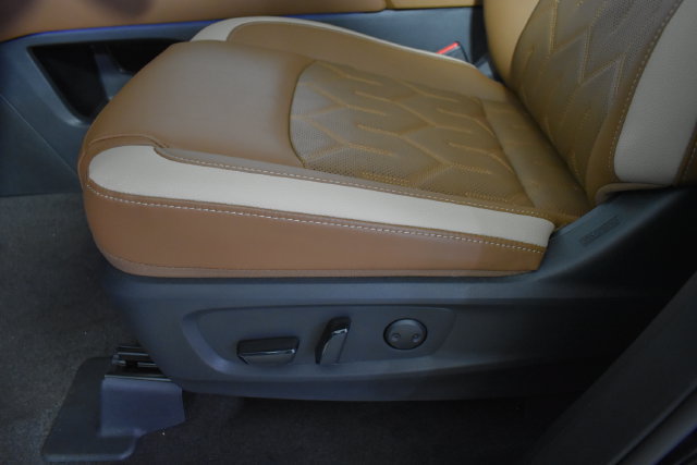 New 2026 Nissan Pathfinder Platinum AWD/4WD image 12