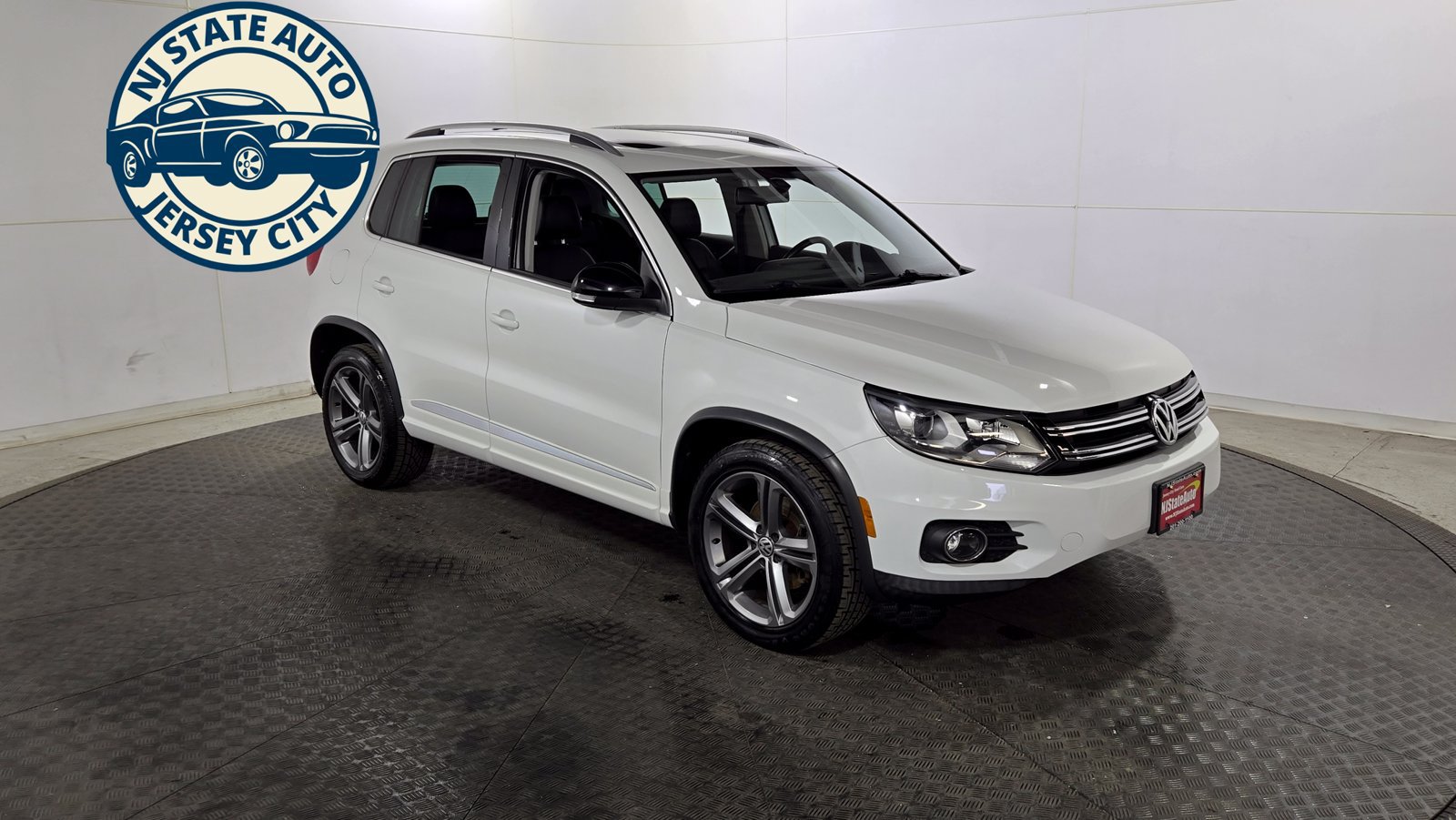Used 2017 Volkswagen Tiguan Sport AWD/4WD image 9