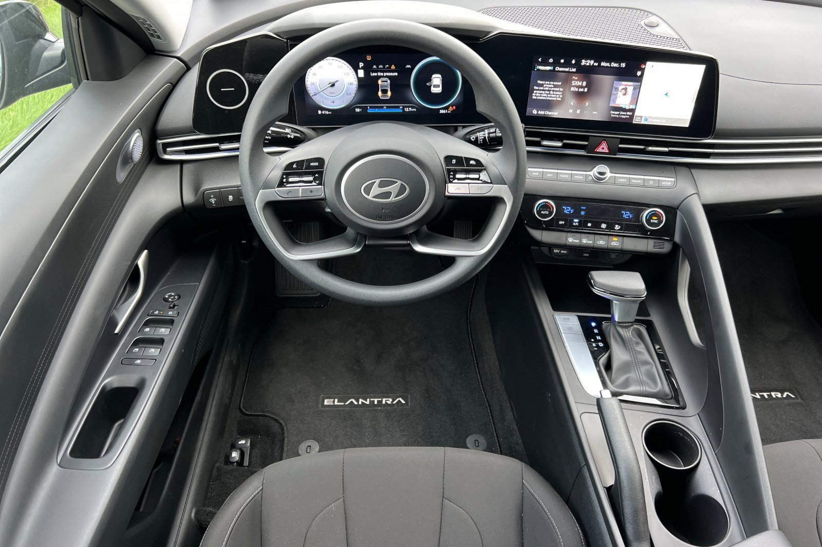 Used 2024 Hyundai Elantra SEL image 15