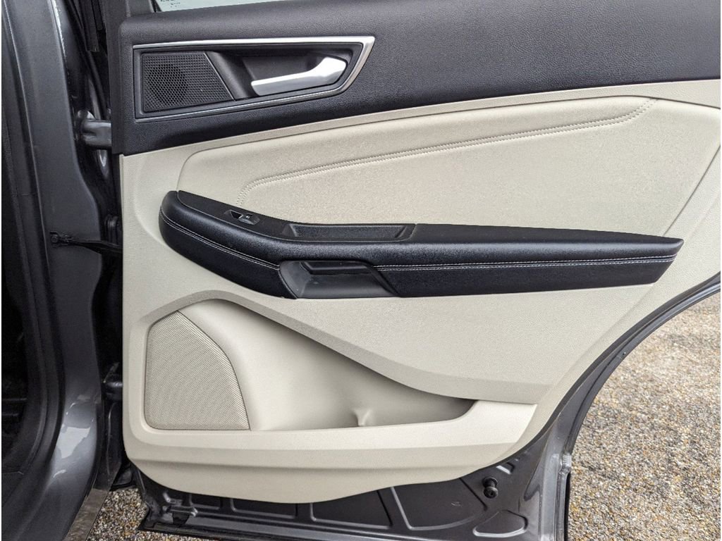 Used 2022 Ford Edge Titanium image 34