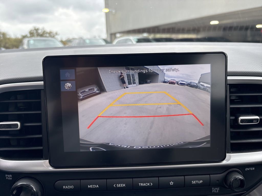 Used 2025 Hyundai Venue SEL image 25