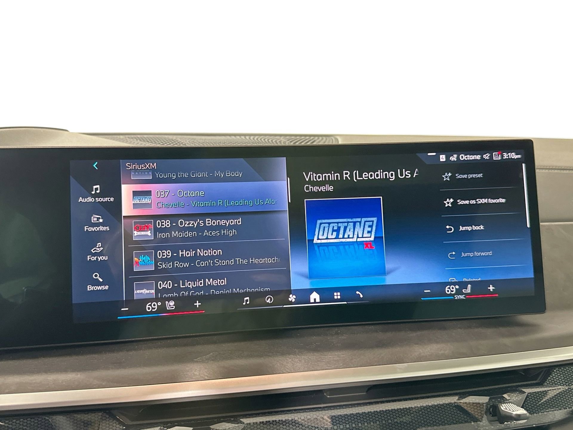 Used 2026 BMW X7 xDrive40i w/ M Sport Package image 12