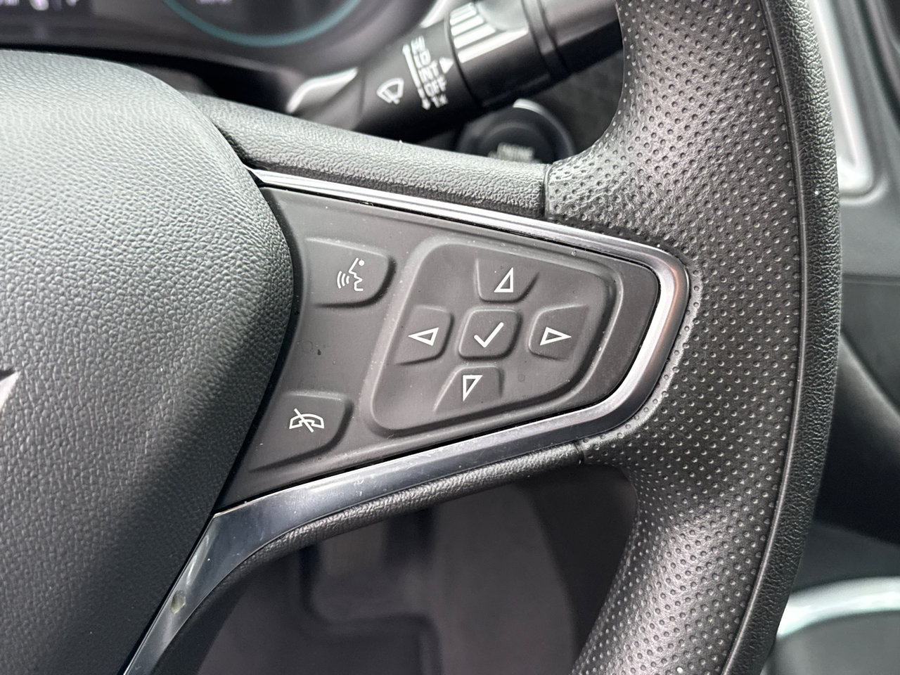 Used 2025 Chevrolet Malibu LT image 24