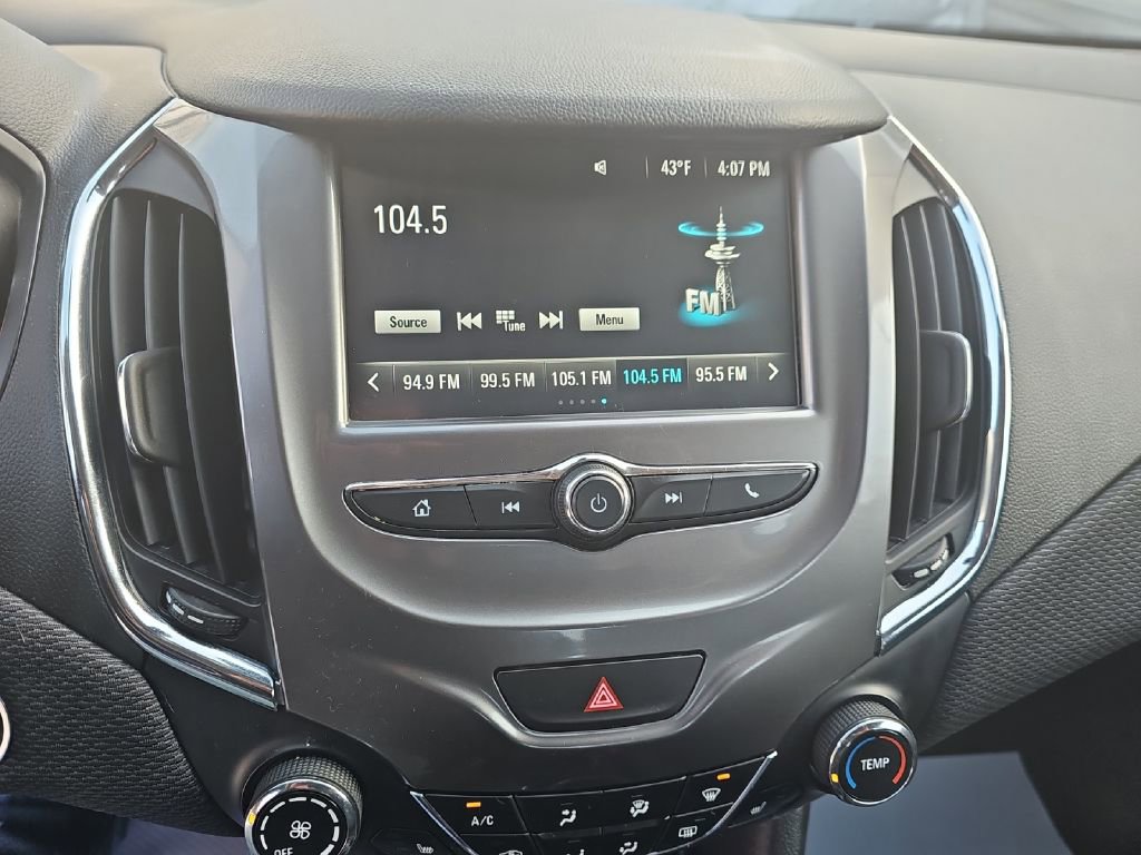 Used 2018 Chevrolet Cruze LT w/ Convenience Package image 17