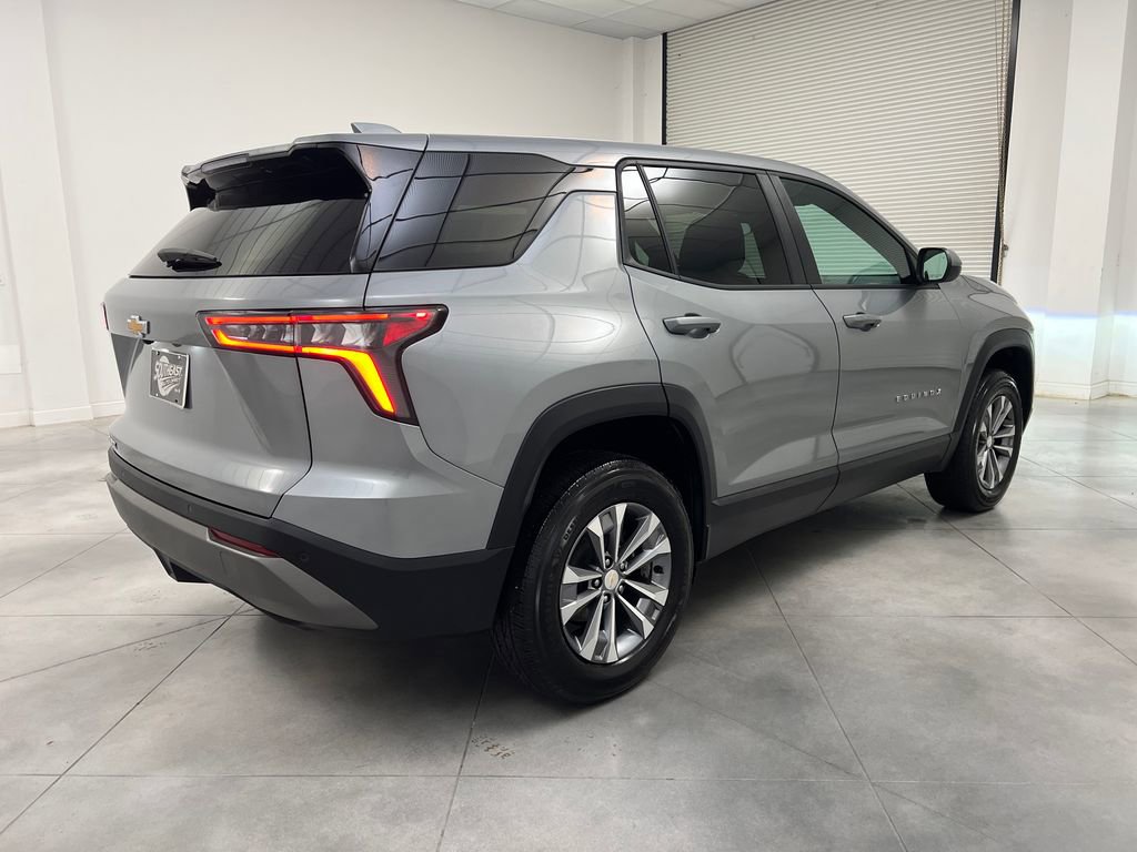 Used 2026 Chevrolet Equinox LT FWD image 7