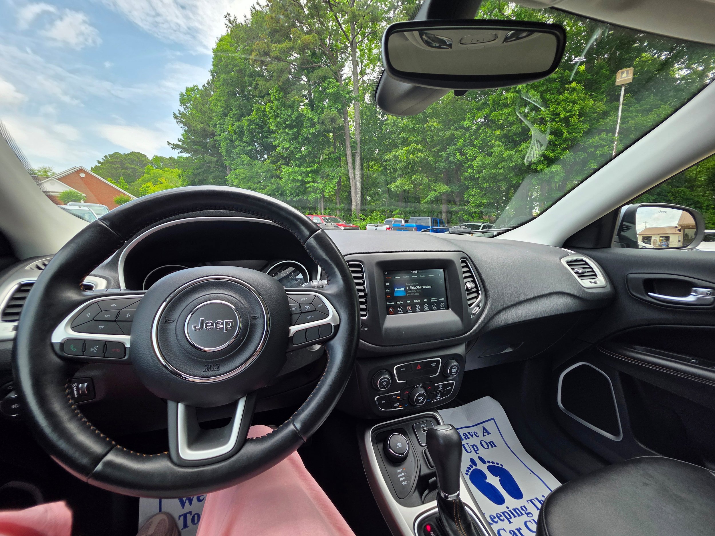 Used 2019 Jeep Compass Latitude w/ Cold Weather Group AWD/4WD image 12